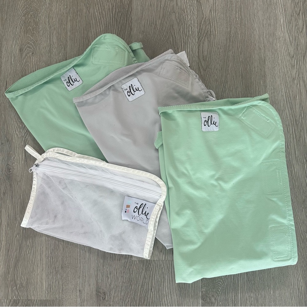 3 Ollie baby swaddles in good condition